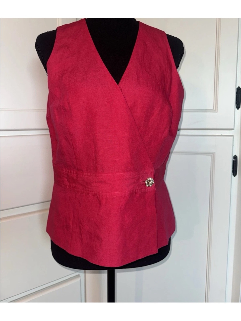 Harold’s Linen Blend Faux Wrap Sleeveless Blouse Pink Size 8 Rhinestone Accent